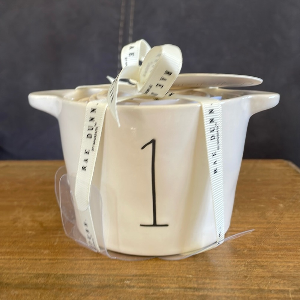 Rae Dunn Set of4 Dual Handle White Measuring Cups w/Black Numbered Amounts (14)